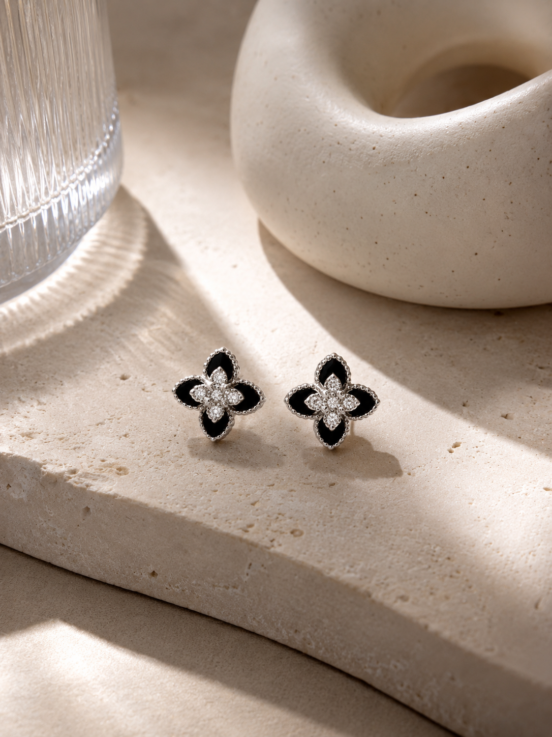 Brincos Midnight Clover
